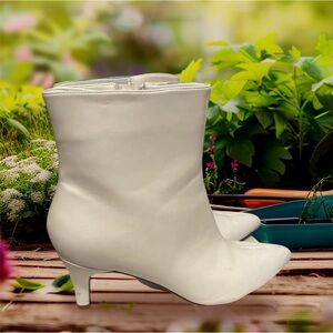 Dream Pairs Ivory Heeled Boots